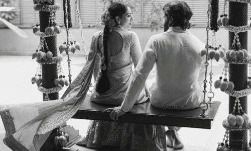 വിവാഹനിശ്ചയ ചിത്രങ്ങളുമായി ശോഭിത ധൂലിപാല