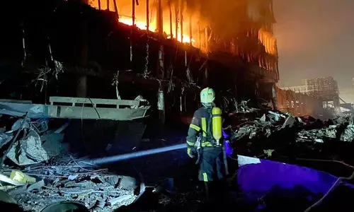 യുക്രെയ്നിലെ ഷോപ്പിംഗ് മാളിൽ റഷ്യൻ ആക്രമണം; 10 പേർ കൊല്ലപ്പെട്ടു