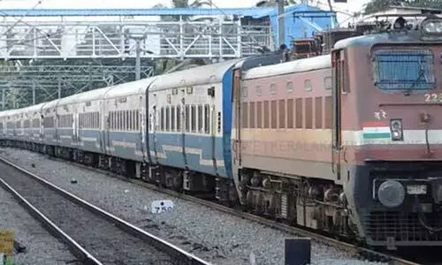 ട്രെയിനിന്​ കല്ലെറിഞ്ഞ​​ യുവാക്കൾ അറസ്റ്റിൽ