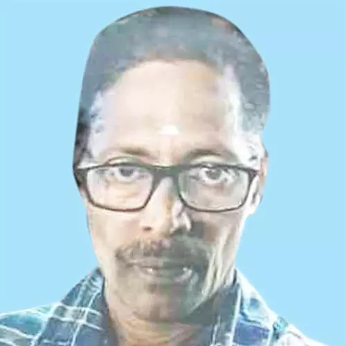 ക​ത്തി​ന​ശി​ച്ച ഓ​ട്ടോ​റി​ക്ഷ​ക്കു​ള്ളി​ൽ  മ​ധ്യ​വ​യ​സ്‌​ക​ന്റെ മൃ​ത​ദേ​ഹം