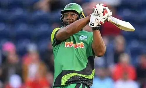 അഞ്ച് പന്തിൽ അഞ്ച് സിക്സ്! അതും ബെസ്റ്റ് സ്പിന്നറെ; പൊള്ളാർഡിന്‍റെ വെടിക്കെട്ട്