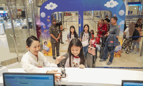 ‘ഫോ​ർ ദ് ​വേ​ൾ​ഡ്’: കൊ​റി​യ​ൻ അ​തി​ഥി​ക്ക്​ ഊ​ഷ്മ​ള സ്വീ​ക​ര​ണം