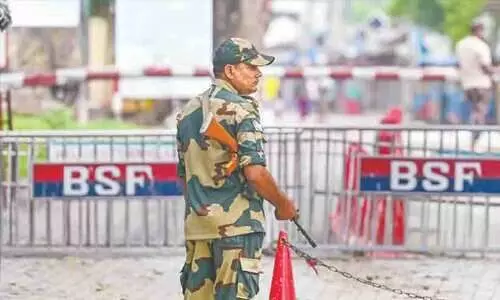 നു​ഴ​ഞ്ഞു​ക​യ​റ്റം: 11 ബം​ഗ്ലാ​ദേ​ശ് പൗരന്മാർ പി​ടി​യി​ൽ; അ​തി​ർ​ത്തി​യി​ൽ ജാഗ്രത