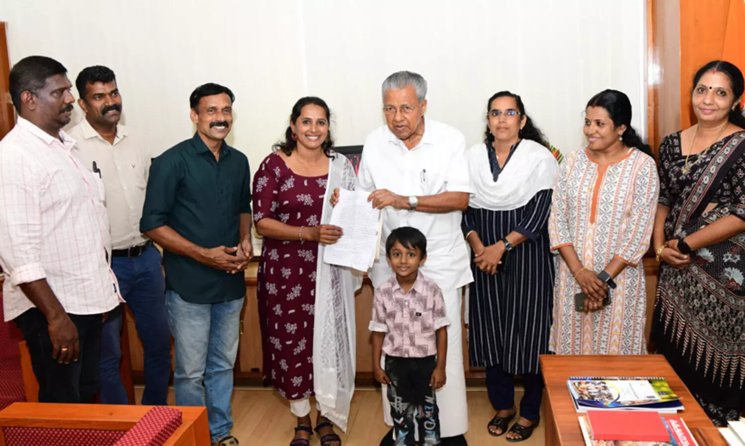 ദുരിതബാധിതരെ സഹായിക്കാൻ 20 സെൻറ് ഭൂമി വിട്ടുനൽകി വയനാട് സ്വദേശി