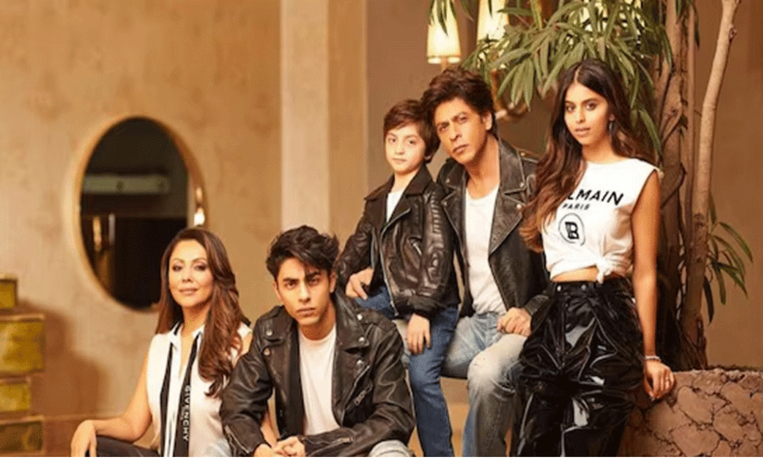 Locarno Film Festival: Shah Rukh Khan On Wife Gauri: She Keeps A Balance