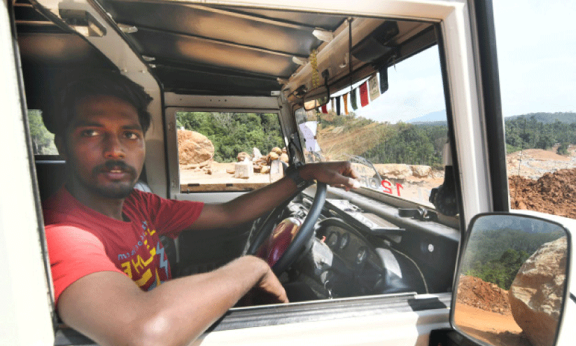 ദുരന്തപാതയിൽ രക്ഷാ​ദൗത്യത്തിന് വളയംപിടിച്ച് ഷാമിൽ