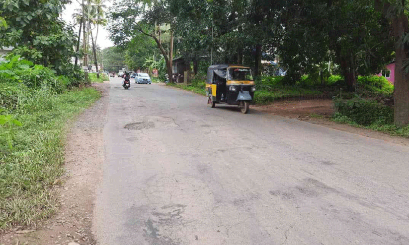 ഇരിട്ടി-പേരാവൂർ കെ.എസ്.ടി.പി റോഡ് നവീകരണം; അഞ്ചു കോടിയുടെ പ്രവൃത്തിക്ക് കരാറായി
