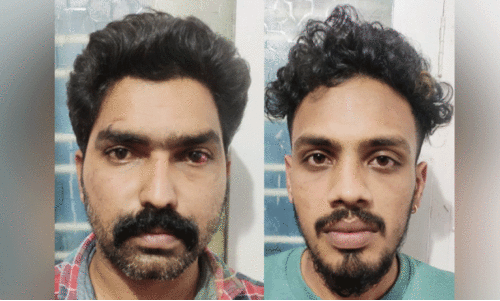 അപകടകരമായി കാർ ഓടിച്ചു, പൊലീസിനുനേരെ കൈയേറ്റം; യുവാക്കൾ പിടിയിൽ