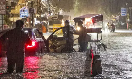 ഡൽഹിയിൽ കനത്ത മഴ: വെള്ളക്കെട്ടിൽ വീണു വിദ്യാർഥി മരിച്ചു