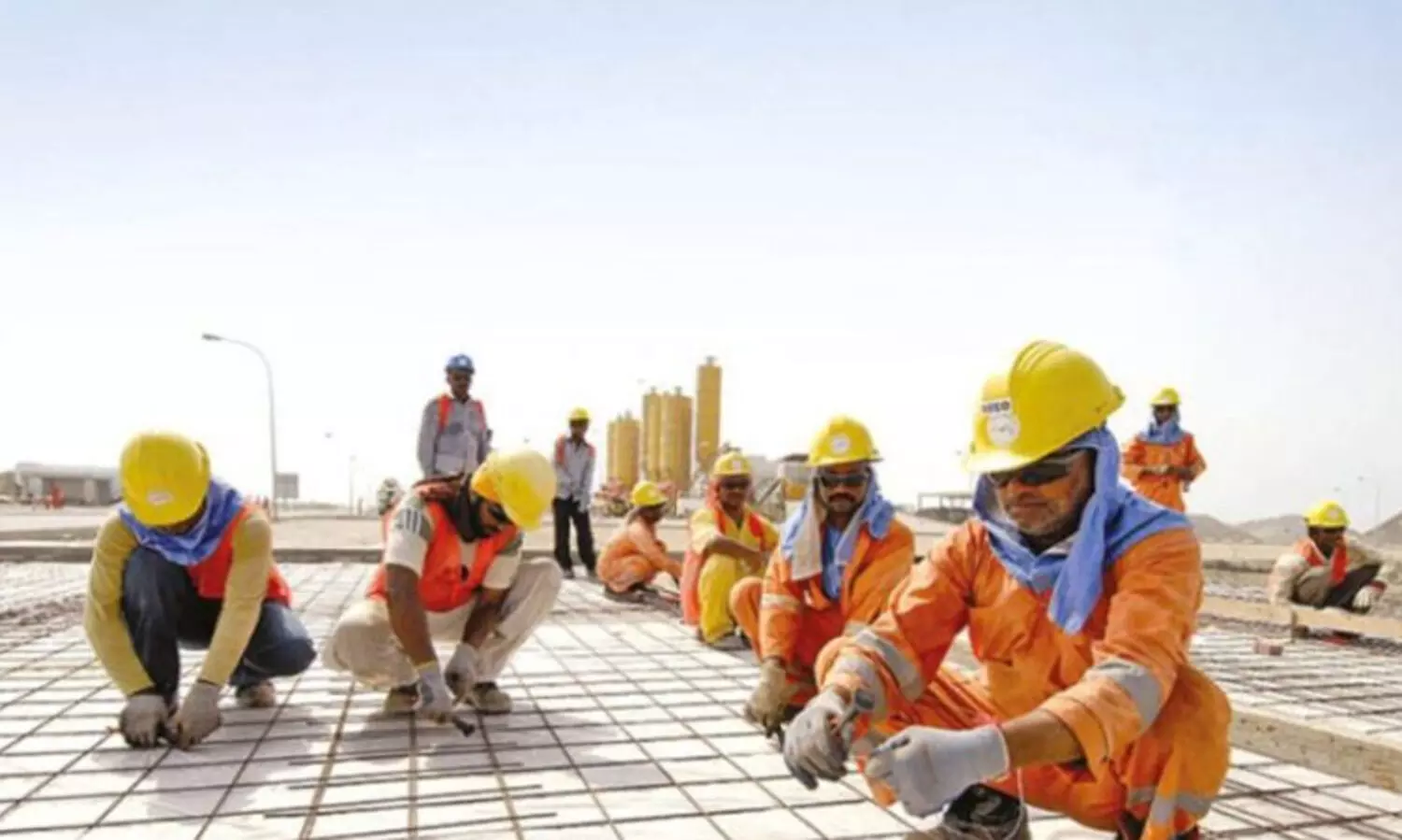പ്രവാസി തൊഴിലാളികൾക്ക് തിരിച്ചടി; വിസാ വിലക്കുമായി വീണ്ടും ഒമാൻ