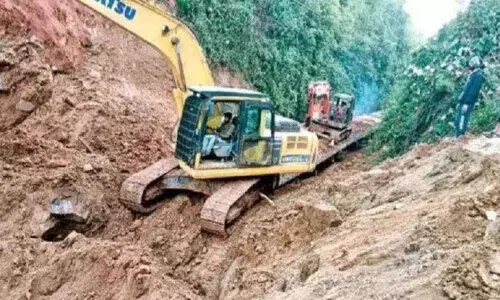 പാളത്തിൽ വീണ്ടും മണ്ണിടിച്ചിൽ; കണ്ണൂർ ട്രെയിനുകൾ സേലം വഴി, ഹാസൻ വഴിയുള്ള നിരവധി ട്രെയിനുകൾ റദ്ദാക്കി
