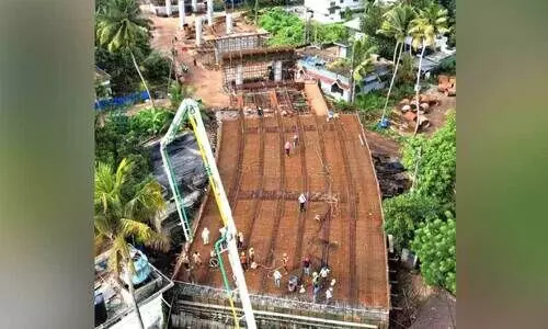Concrete work of Azhikode-Munambam bridge