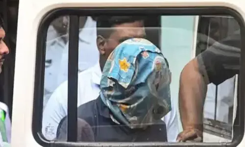 കൊൽക്കത്ത ബലാത്സംഗ കേസ്; പ്രതി അമ്മയ്ക്കും സഹോദരിക്കും എതിരെ അക്രമം നടത്തിയതായി മൊഴി