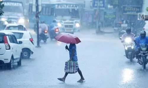 സംസ്ഥാനത്ത് മഴ കനക്കും; തൃശൂരും എറണാകുളത്തും ഓറഞ്ച് അലർട്ട്; ഉരുൾപൊട്ടൽ സാധ്യത; മലയോര മേഖലയിൽ അതി ജാഗ്രത