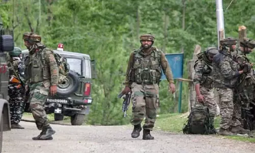 ജമ്മു-കശ്മീരിൽ ഭീകരരുമായി നടന്ന ഏറ്റുമുട്ടലിൽ സൈനിക ഉദ്യോഗസ്ഥന് വീരമൃത്യു