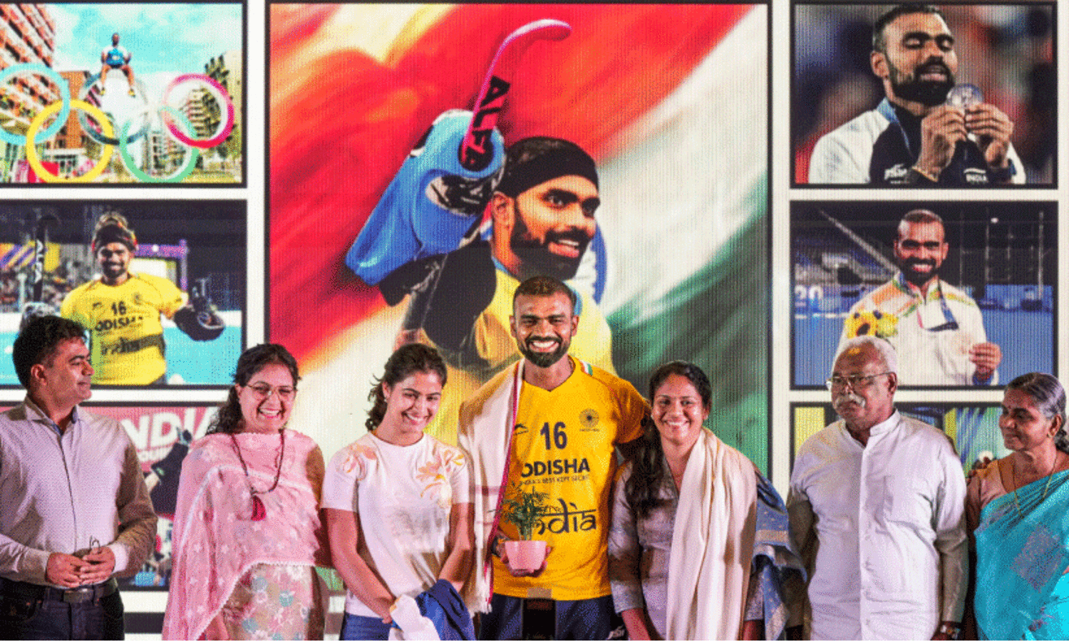 ജന്മനാടിന്റെ ആനന്ദത്തിലേക്ക് ശ്രീജേഷ് നാളെ പറന്നിറങ്ങും Sreejeesh