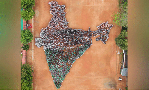 പെരുമ്പിലാവ് അൻസാർ സ്കൂളിന് ടാലന്റ് വേൾഡ് റെക്കോഡ്