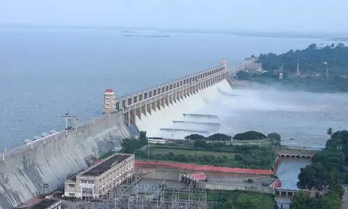 തുംഗഭദ്ര അണക്കെട്ട്: താൽക്കാലിക ഗേറ്റ് പുനഃസ്ഥാപിക്കൽ ആദ്യഘട്ടം പരാജയം; നാല് ദിവസം കൊണ്ട് നാലിലൊന്ന് വെള്ളവും പാഴായി