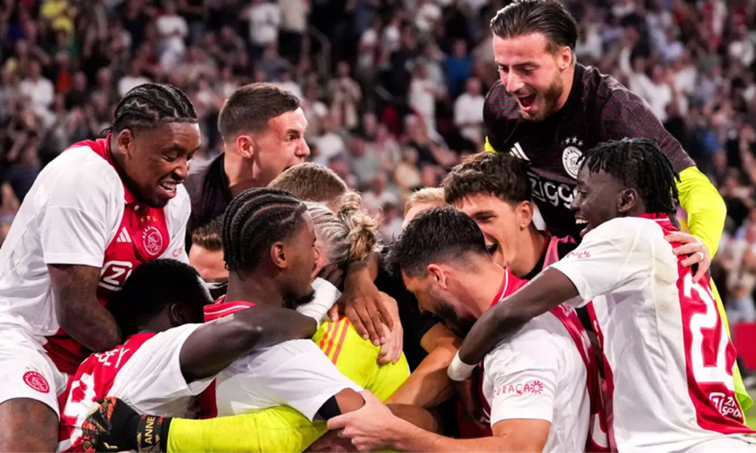 ഇതാണ് കട്ടക്ക് കട്ട പോരാട്ടം! പെനാൽറ്റി ഷൂട്ടൗട്ടിൽ 34 കിക്കുകൾ; വിജയം 13-12ന്; ആവേശ പോരിൽ ജയം പിടിച്ചെടുത്ത് അയാക്സ്