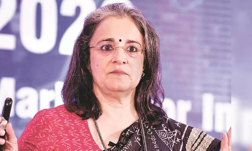 സെ​ബി മേധാവിക്ക് വീണ്ടും കുരുക്ക്; ചട്ടവിരുദ്ധമായി വരുമാനം നേടിയെന്ന് റോയിട്ടേഴ്സ് റിപ്പോർട്ട്