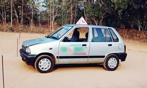 ടൂറിസ്​റ്റ്​ ബസ് നിറംമാറ്റ നീക്കത്തിൽ പിന്മാറ്റം; ഡ്രൈവിങ്​ സ്കൂൾ വാഹനങ്ങൾക്ക്​ മഞ്ഞനിറം