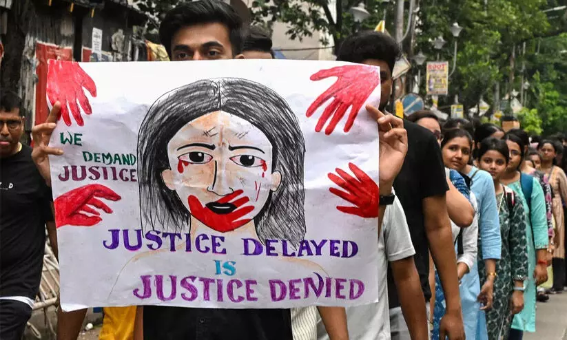 വനിത ഡോക്ടറുടെ ബലാത്സംഗക്കൊല: ഡോക്ടർമാരുടെ രാജ്യവ്യാപക സമരം ആരംഭിച്ചു വനിത ഡോക്ടറുടെ ബലാത്സംഗക്കൊല: ഡോക്ടർമാരുടെ രാജ്യവ്യാപക സമരം ആരംഭിച്ചു