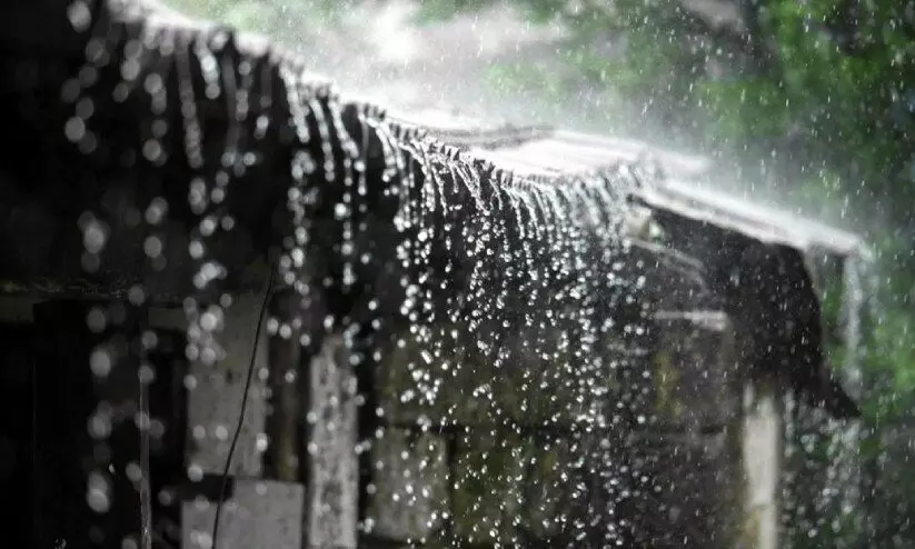 വ്യാഴാഴ്ച മുതൽ കേരളത്തിൽ കനത്ത മഴ; നാല് ദിവസം ഇടിമിന്നൽ സാധ്യത