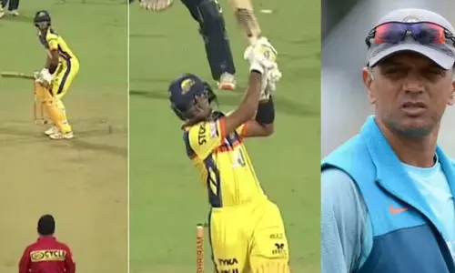 മകനും അച്ഛനെപോലെ തന്നെ! ദ്രാവിഡിന്‍റെ മകന്‍റെ സിക്സ് വൈറൽ; ഇന്ത്യൻ ഗ്രേറ്റിനോട് ഉപമിച്ച് ക്രിക്കറ്റ് ലോകം