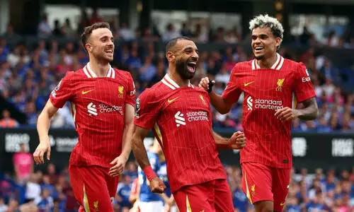അടിച്ചും അടിപ്പിച്ചും സലാഹ്; ജയത്തോടെ ലിവർപൂൾ തുടങ്ങി