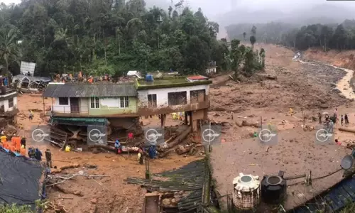 ഒറ്റനിമിഷത്തിൽ എല്ലാം ഉരുളെടുത്തു...; മുണ്ടക്കൈ ദുരന്തത്തിന്റെ ഭീകര ദൃശ്യങ്ങൾ പുറത്ത് -വിഡിയോ ഒറ്റനിമിഷത്തിൽ എല്ലാം ഉരുളെടുത്തു...; മുണ്ടക്കൈ ദുരന്തത്തിന്റെ ഭീകര ദൃശ്യങ്ങൾ പുറത്ത് -വിഡിയോ