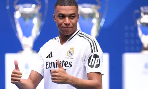 ശമ്പളം കുടിശ്ശിക! പി.എസ്.ജിക്കെതിരെ യുവേഫക്ക് പരാതി നൽകി എംബാപ്പെ; നൽകാനുള്ളത് 511.40 കോടി