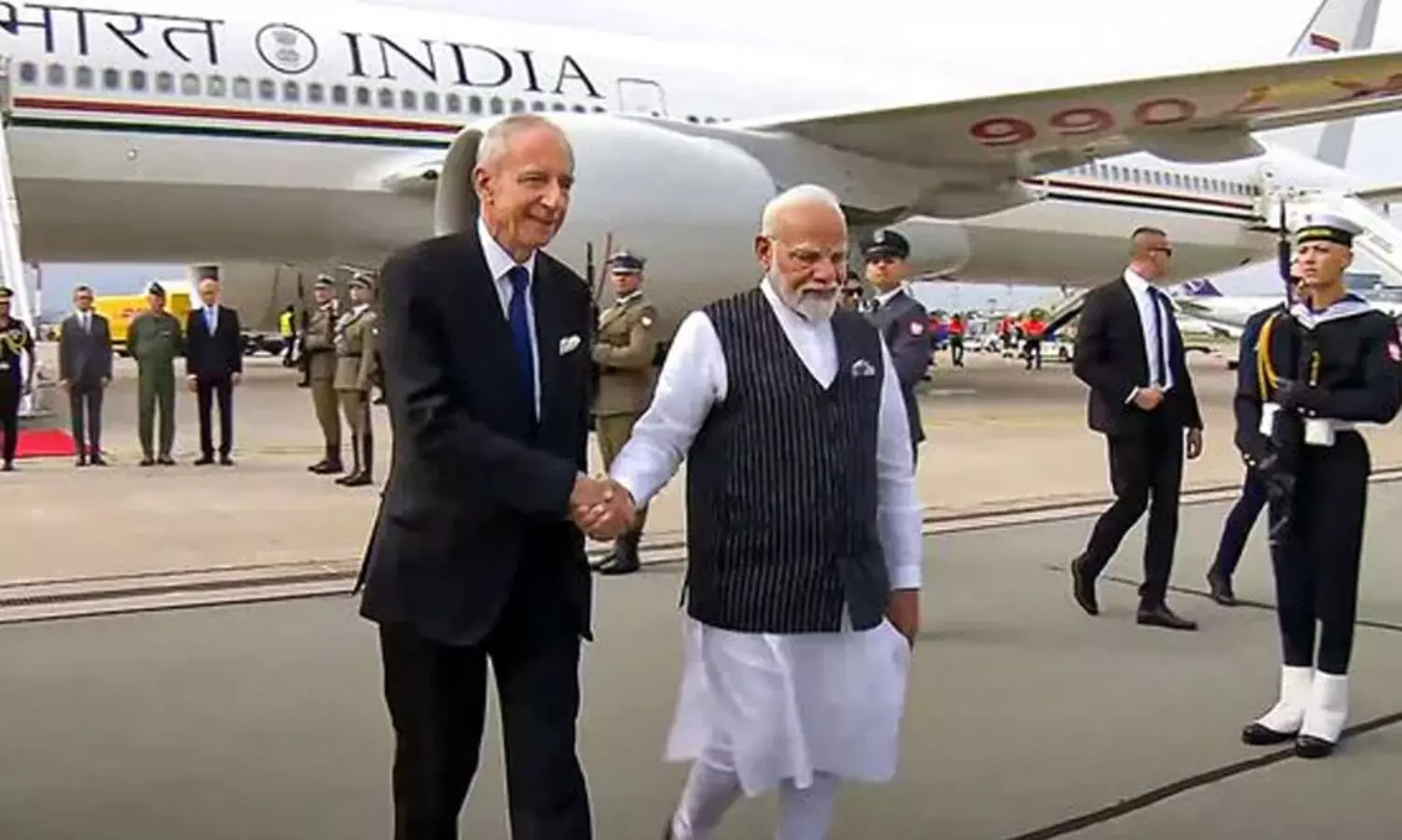 നരേന്ദ്ര മോദി വാഴ്സോയിൽ; 45 വർഷത്തിനുശേഷം പോളണ്ട് സന്ദർശിക്കുന്ന ആദ്യ ഇന്ത്യൻ പ്രധാനമന്ത്രി