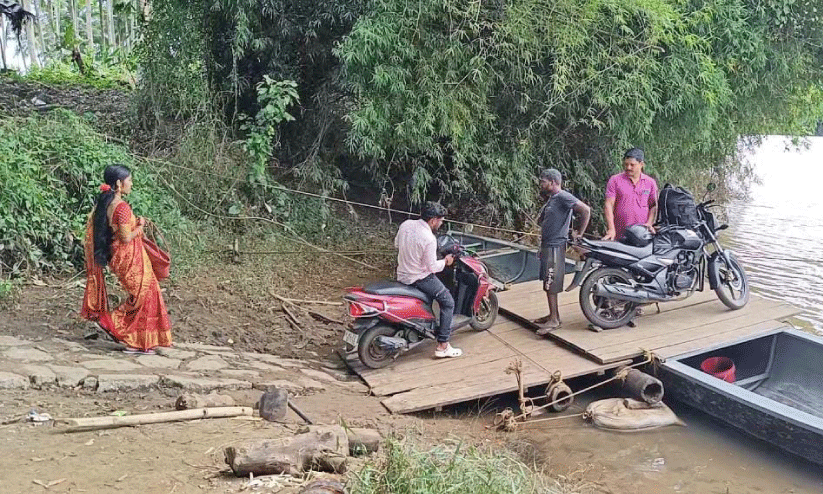 കബനി പുഴയിലൂടെ ‘ബൈക്കിൽ’ മലയാളി കർണാടകയിലേക്ക്