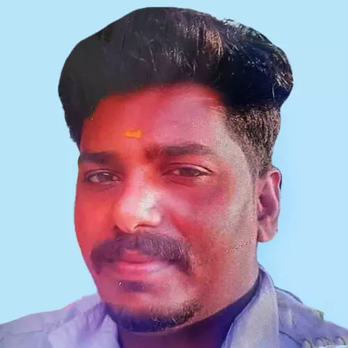 ബൈ​ക്കും പി​ക്അ​പ് വാ​നും  കൂ​ട്ടി​യി​ടി​ച്ച് യു​വാ​വ് മ​രി​ച്ചു