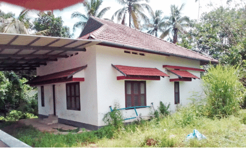 താ​ൽ​ക്കാ​ലി​ക പു​ന​ര​ധി​വാ​സ​ത്തി​ന് പ​റ്റി​യ പൊ​തു​മ​രാ​മ​ത്ത് കെ​ട്ടി​ടം വെ​റു​തെ കി​ട​ക്കു​ന്നു