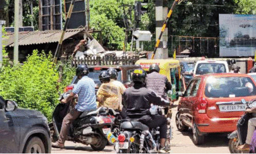 ഇളമ്പള്ളൂർ റെയിൽവേ മേൽപ്പാലം; ‘വിവരമില്ലാതെ’ ഉദ്യോഗസ്ഥരും ജനപ്രതിനിധികളും