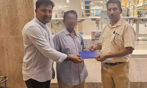 travel ticket hand over