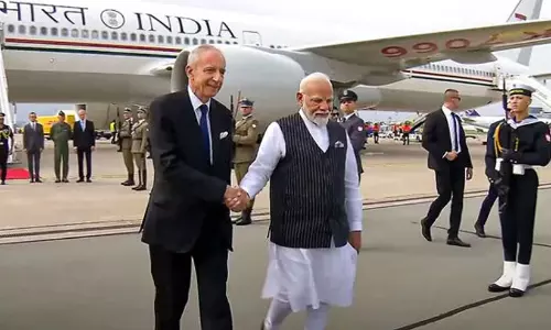 നരേന്ദ്ര മോദി വാഴ്സോയിൽ; 45 വർഷത്തിനുശേഷം പോളണ്ട് സന്ദർശിക്കുന്ന ആദ്യ ഇന്ത്യൻ പ്രധാനമന്ത്രി നരേന്ദ്ര മോദി വാഴ്സോയിൽ; 45 വർഷത്തിനുശേഷം പോളണ്ട് സന്ദർശിക്കുന്ന ആദ്യ ഇന്ത്യൻ പ്രധാനമന്ത്രി