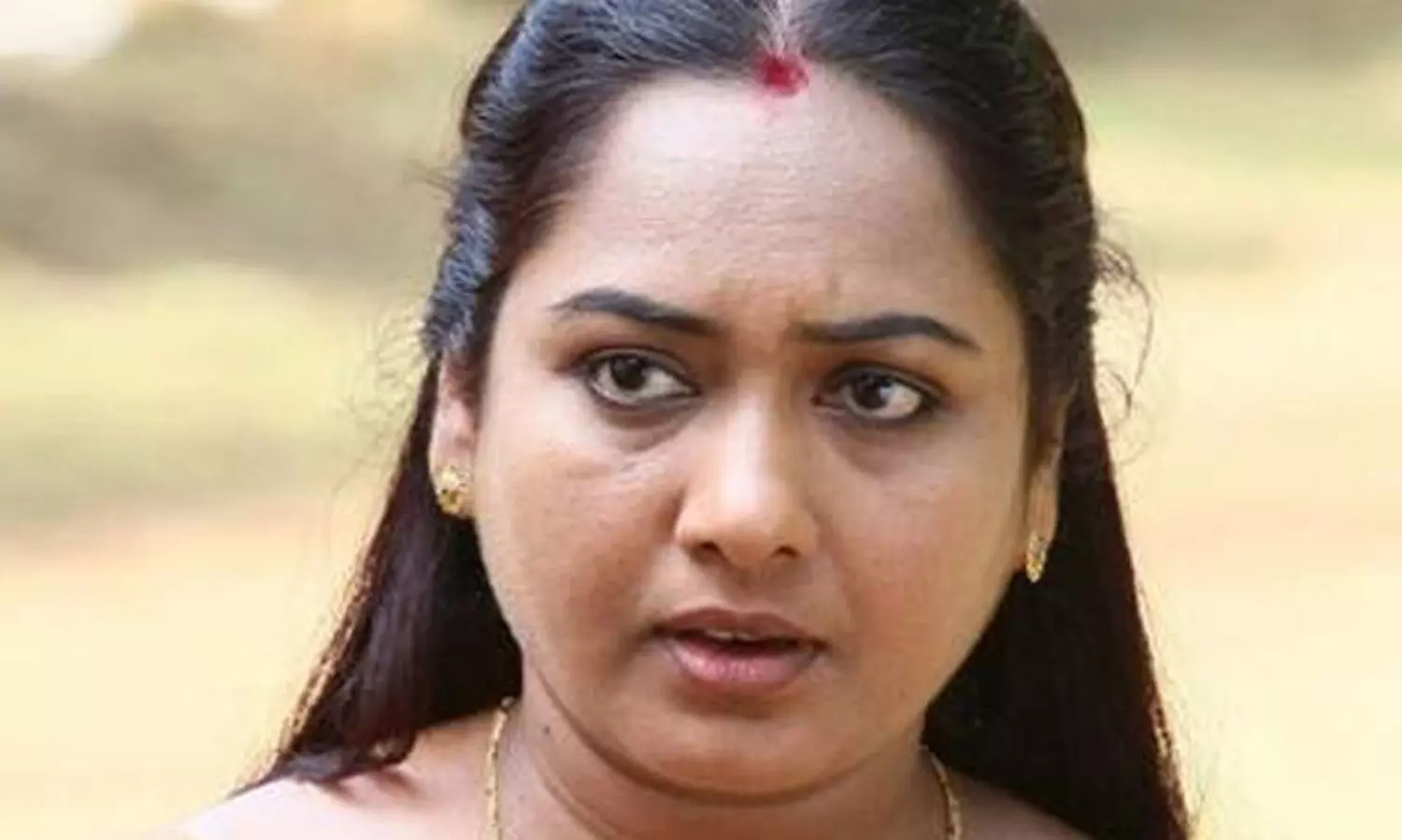 സംവിധായകൻ റൂമിലേക്ക് വിളിപ്പിച്ചു, ചെരിപ്പൂരി അടിക്കാൻ ചെന്നിട്ടുണ്ട്; സിനിമയിലെ ദുരനുഭവം പങ്കുവെച്ച് നടി ഉഷ