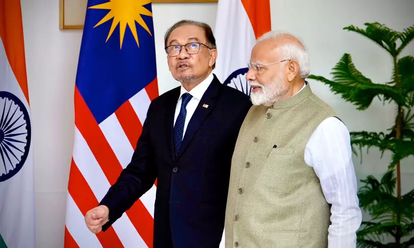 സാകിർ നായികിനെതിരെ തെളിവ് നൽകാൻ ഇന്ത്യയോട് അൻവർ ഇബ്രാഹീം: ‘അദ്ദേഹം ഇ​ന്ത്യ​ക്കും മ​ലേ​ഷ്യ​ക്കു​മെ​തി​രെ ഒ​ന്നും സം​സാ​രി​ച്ചി​ട്ടി​ല്ല, തെ​ളി​വുകൾ തു​റ​ന്ന മ​ന​സ്സോ​ടെ സ്വീ​ക​രി​ക്കും’