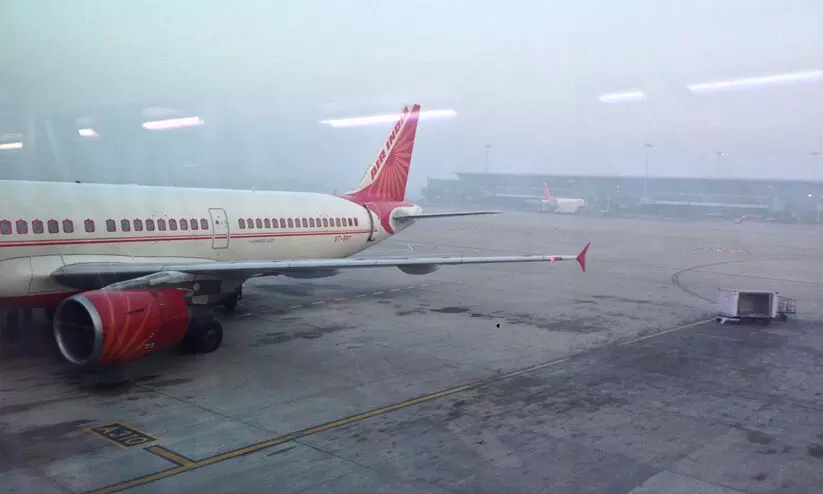 ബോംബ് ഭീഷണി: തിരുവനന്തപുരത്ത് എയർ ഇന്ത്യ വിമാനത്തിന് അടിയന്തര ലാൻഡിങ്