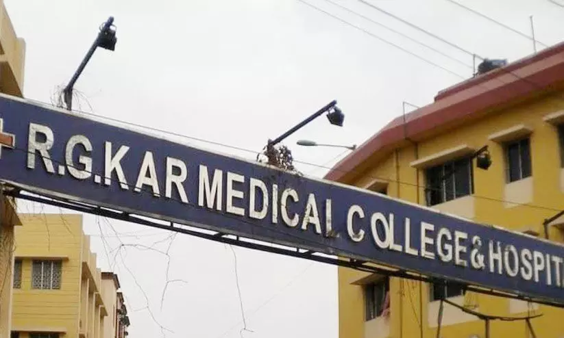 പ്രതിഷേധം കത്തിപ്പടരുന്നതിനിടെ ആർ.ജി കാർ ആശുപത്രിയിലെ പ്രിന്‍സിപ്പലടക്കം മൂന്ന് പേരെ സ്ഥലം മാറ്റി