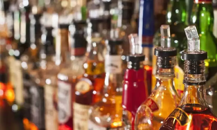 അസമിൽ മദ്യ വില കുറയും; നികുതി വെട്ടിക്കുറച്ചത് ഉത്സവ സീസൺ മുന്നിൽ കണ്ട് അസമിൽ മദ്യ വില കുറയും; നികുതി വെട്ടിക്കുറച്ചത് ഉത്സവ സീസൺ മുന്നിൽ കണ്ട്