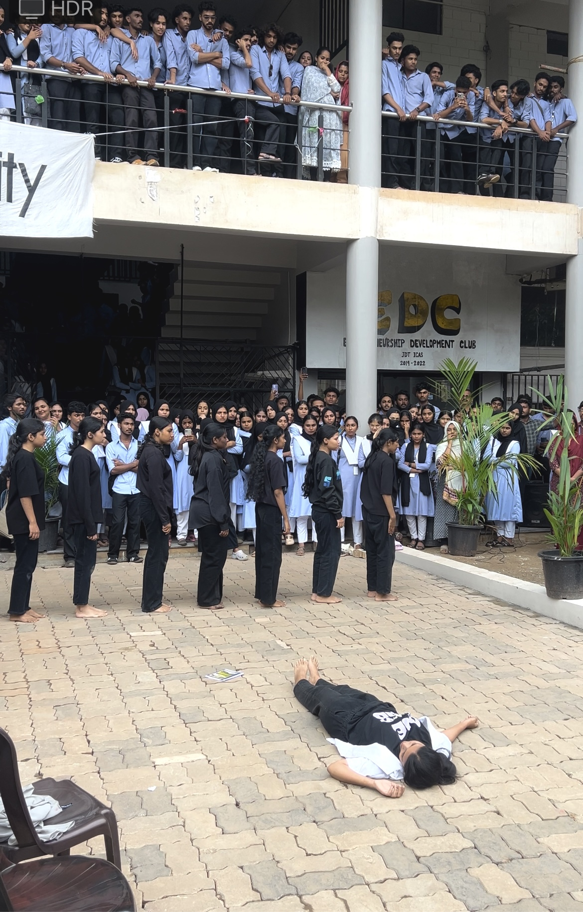 കൊൽക്കത്തയിൽ യുവ ഡോക്ടറുടെ കൊലപാതകം: വിദ്യാർഥികൾ പ്രതിഷേധിച്ചു