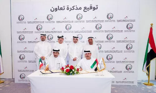 ഒ​പ്പു​വെ​ക്ക​ൽ ച​ട​ങ്ങി​ൽ