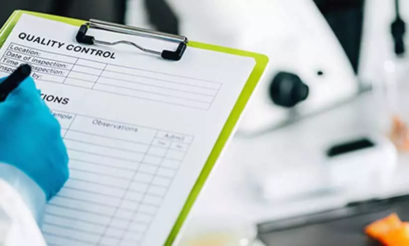 പകർച്ചവ്യാധി പ്രതിരോധം; ആരോഗ്യ വകുപ്പ് കാളികാവിൽ മൂന്ന് ഹോട്ടലുകൾ അടപ്പിച്ചു പകർച്ചവ്യാധി പ്രതിരോധം; ആരോഗ്യ വകുപ്പ് കാളികാവിൽ മൂന്ന് ഹോട്ടലുകൾ അടപ്പിച്ചു