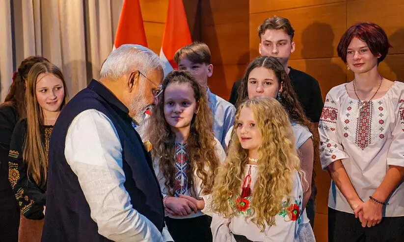 യുദ്ധം കുട്ടികൾക്ക് വിനാശം -മോദി യുദ്ധം കുട്ടികൾക്ക് വിനാശം -മോദി