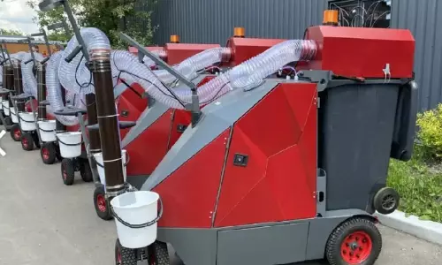 ക്ലീ​നി​ങ് ഉ​പ​ക​ര​ണ​ങ്ങ​ൾ