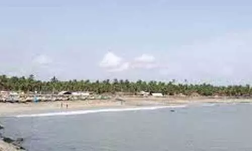 മ​ത്സ്യ​ത്തൊ​ഴി​ലാ​ളി പ​ണി​മു​ട​ക്ക് താ​നൂ​ർ ഹാ​ർ​ബ​റി​നെ ബാ​ധി​ച്ചു