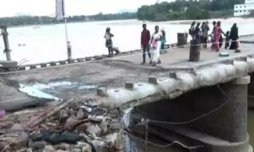 പ​ട്ടാ​മ്പി പാ​ലം കൈ​വ​രി നി​ർ​മാ​ണ​ത്തി​ന് ടെ​ൻ​ഡ​റാ​യി